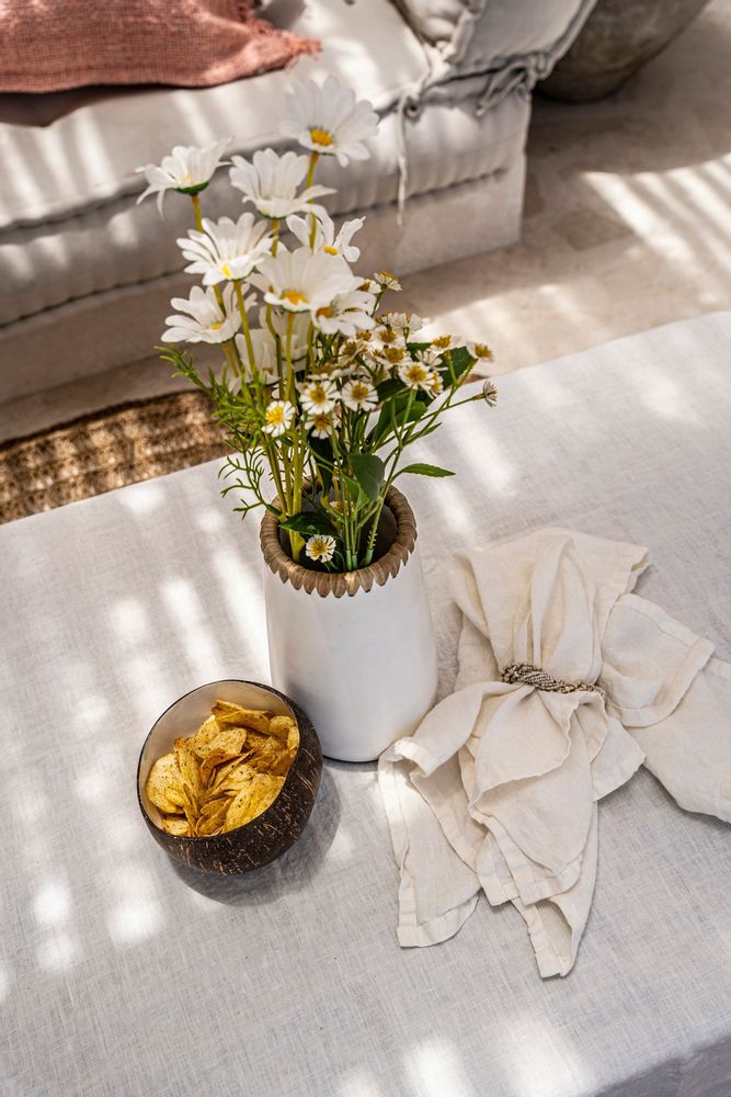 Vases - The Sneaky Vase - White Natural - L - BAZAR BIZAR LIVING