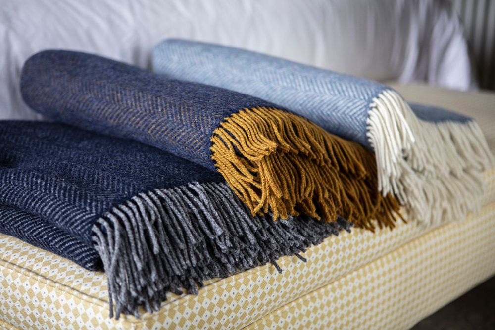 Plaids - Merino Wool Cashmere Throw 95% Merino 5% Cashmere - 136 x 180cms - JOHN HANLY & CO