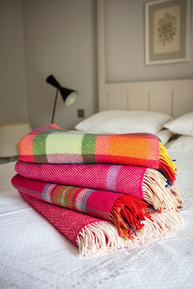 Plaids - Merino Wool Cashmere Throw 95% Merino 5% Cashmere - 136 x 180cms - JOHN HANLY & CO