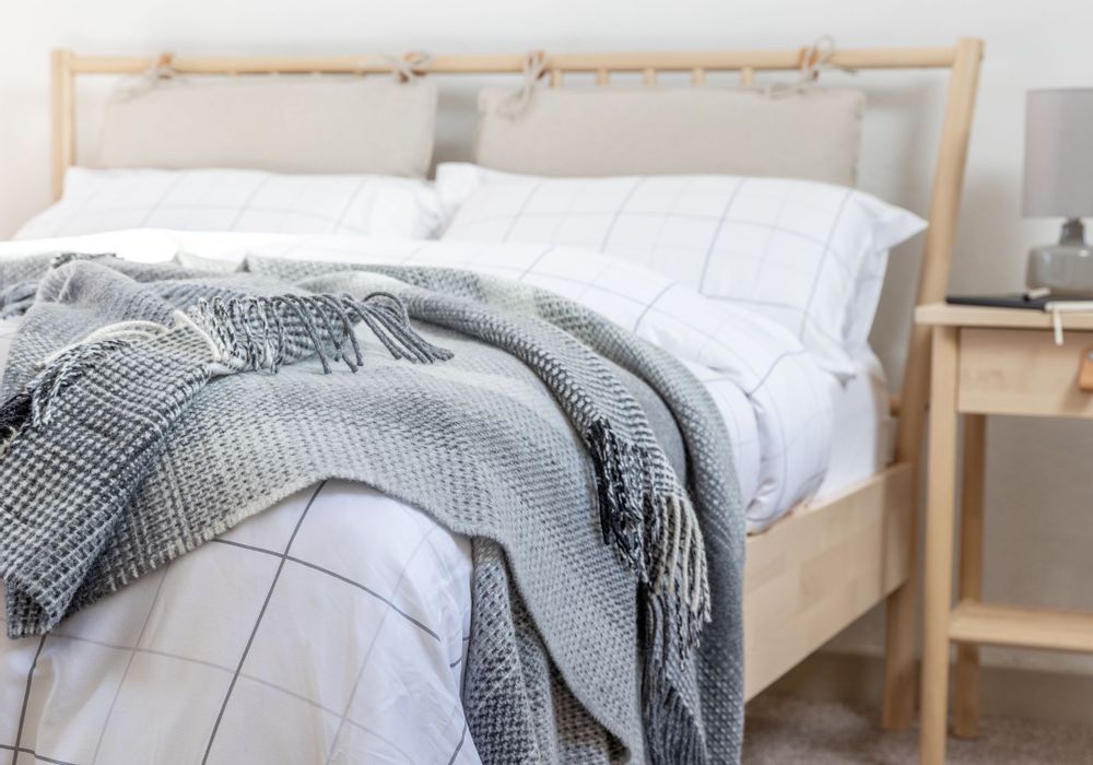 Plaids - Merino Wool Cashmere Throw 95% Merino 5% Cashmere - 136 x 180cms - JOHN HANLY & CO