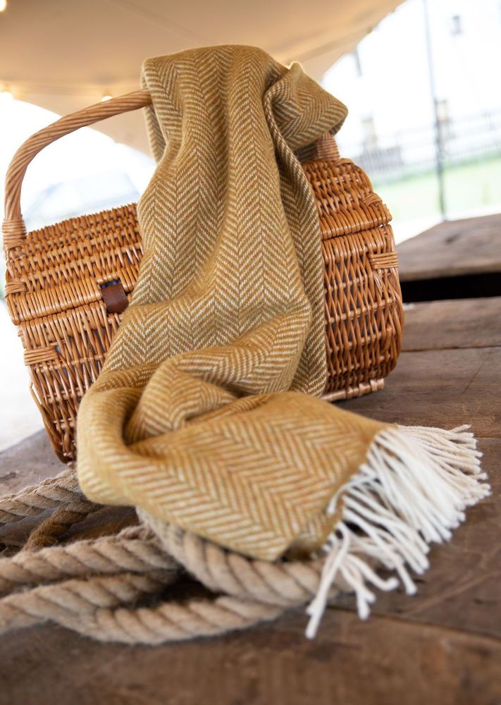 Plaids - Merino Wool Cashmere Throw 95% Merino 5% Cashmere - 136 x 180cms - JOHN HANLY & CO