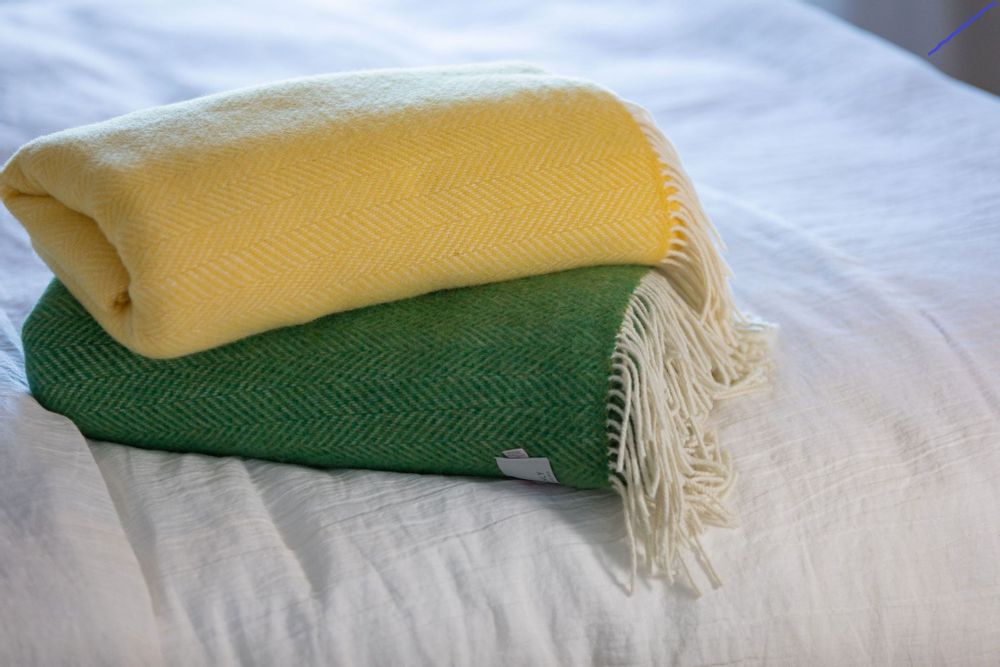 Plaids - Merino Wool Cashmere Throw 95% Merino 5% Cashmere - 136 x 180cms - JOHN HANLY & CO