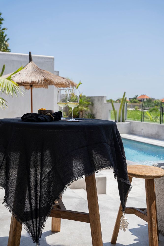 Table linen - The Linen Tablecloth - Black - 150x150 - BAZAR BIZAR LIVING