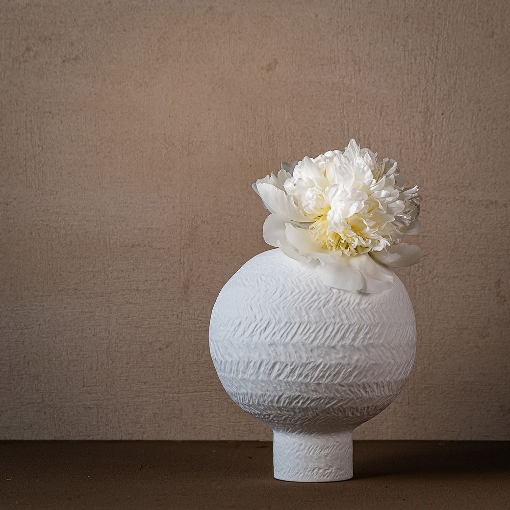 Vases - ARTA Fine Bone China fine porcelain vase - KLATT OBJECTS