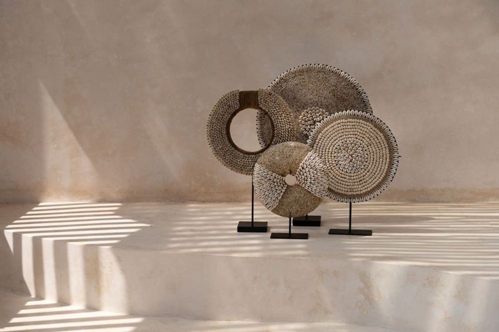 Decorative objects - The Shell Corsica on Stand - Natural - BAZAR BIZAR LIVING