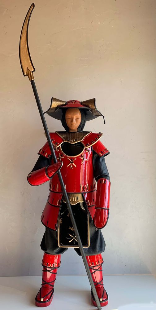Sculptures, statuettes and miniatures - Large Crocodile Samurai Leather Sculpture - ANNIE DELEMARLE SCULPTURE CUIR