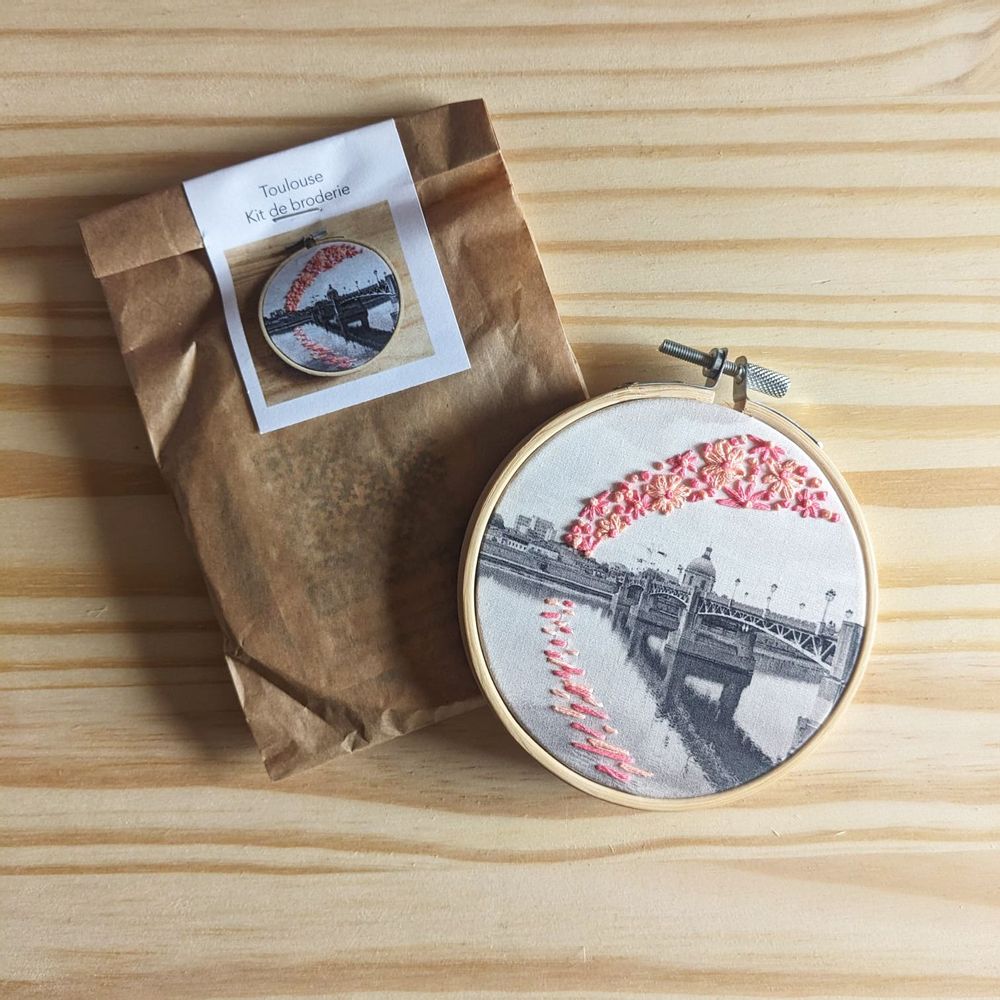 Autres décorations murales - mini kit Toulouse - broderie personnalisable - THE COMPTOIR