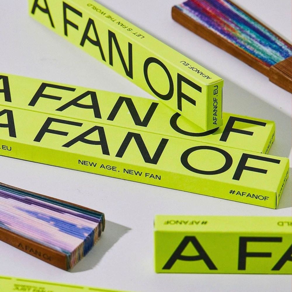 Apparel - Hand Fan A FAN OF Fem Universe - Abanico - Éventail - A FAN OF