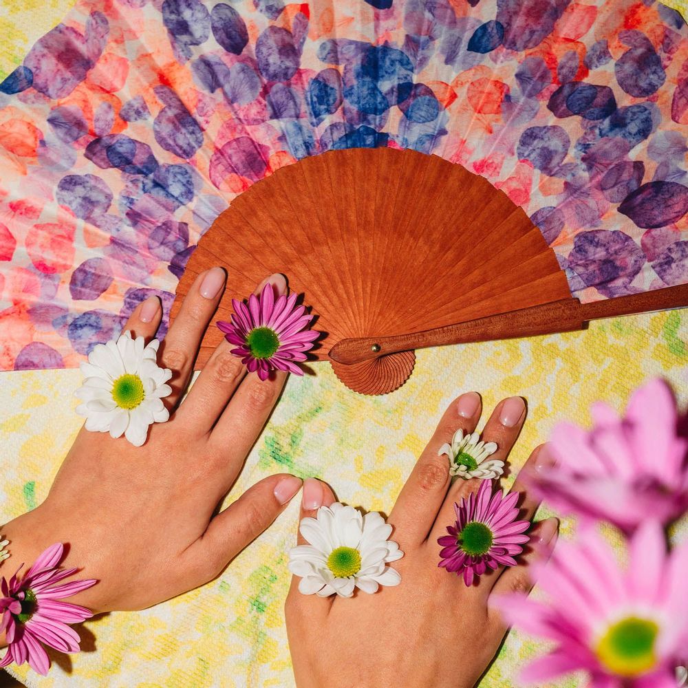 Prêt-à-porter - Éventail A FAN OF Grace of Flowers - Abanico - Hand Fan - A FAN OF