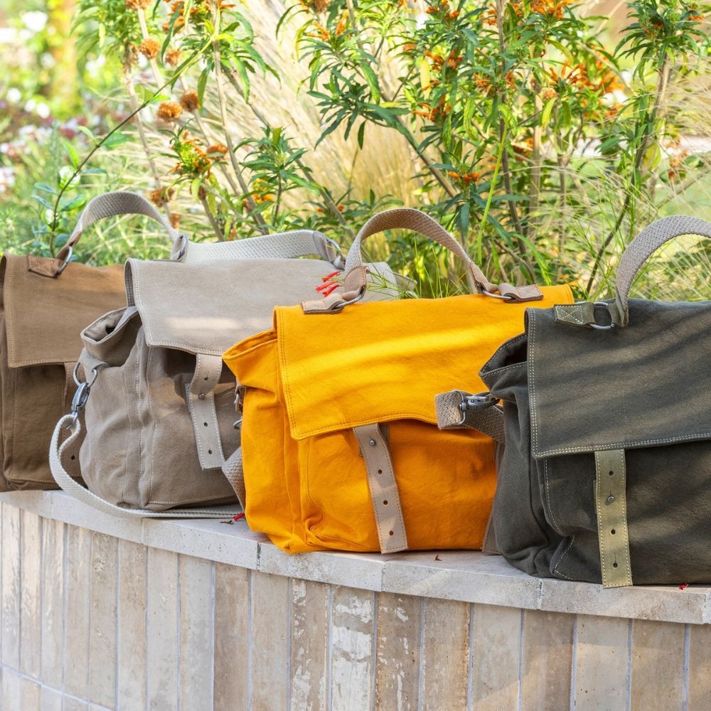 Bags and totes - SATCHEL - MESSENGER BAG - TRAVAUX EN COURS...