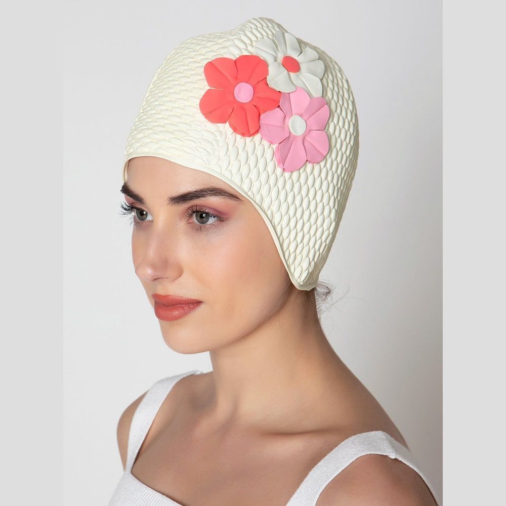 Accessoires cheveux - Blanc Bonnet Avec trois Fleurs - KORES ACCESSORIES