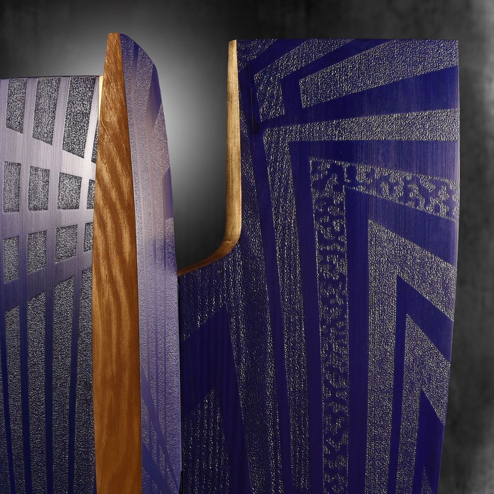 Pièces uniques - TRIADE CELESTE - sculpture en bois teinte bleue et feuille d'or - NILS ORM
