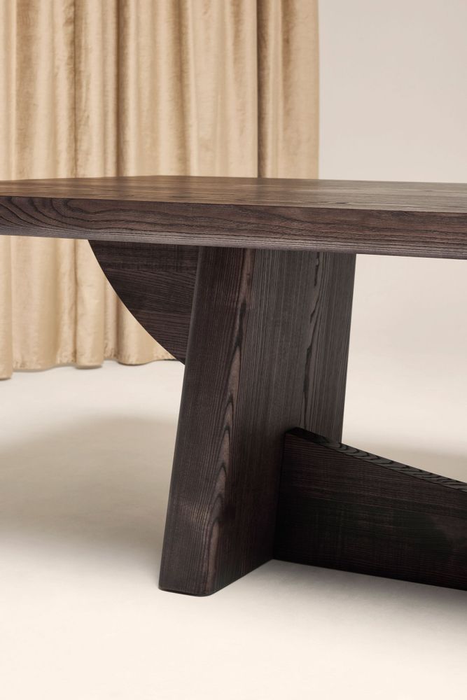 Dining Tables - ECLIPSE dinning table - LA CHANCE