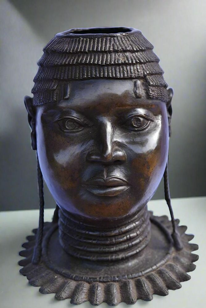 Pièces uniques - Tête de reine mère en bronze Ife, royaume Benin, Nigeria - QUINTESSENCE AFRICAINE