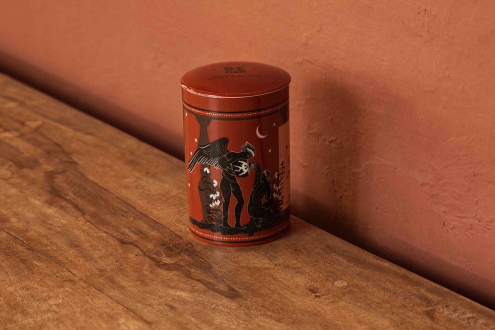 Gifts - SALUS Artisan crafted scented candle, lovingly poured in Italy - DEREBUS