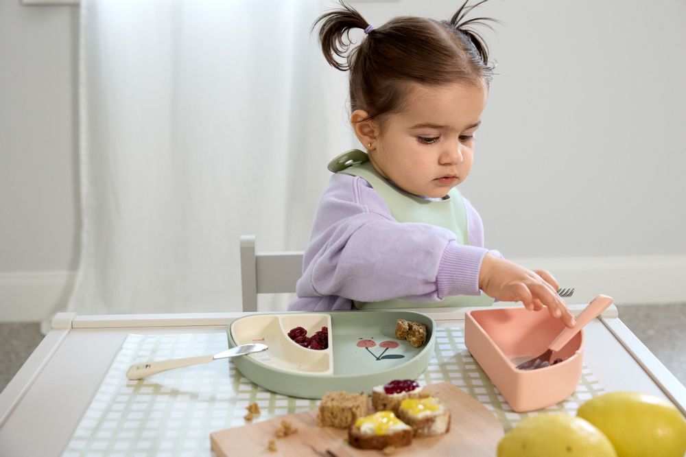 Repas pour enfant - LÄSSIG Set de vaisselle silicone Happy Fruits - LASSIG GMBH