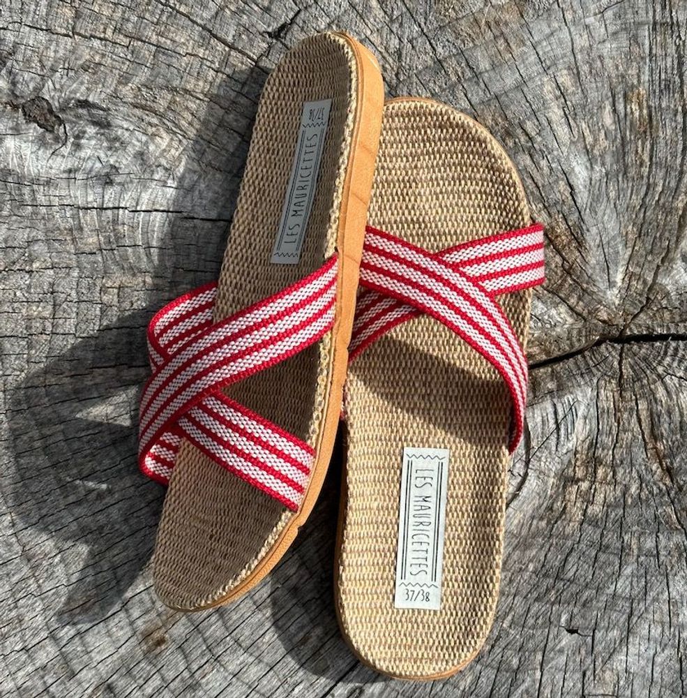 Homewear bien-être - Les Mauricettes de Aude, claquettes ultra légères croisées rouges - LES MAURICETTES