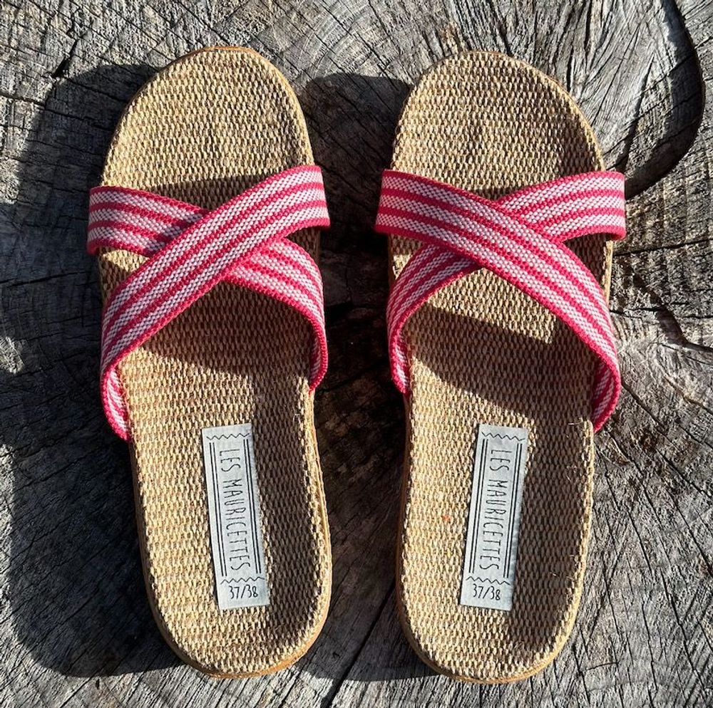 Homewear bien-être - Les Mauricettes de Capucine, claquettes femme croisées rose - LES MAURICETTES