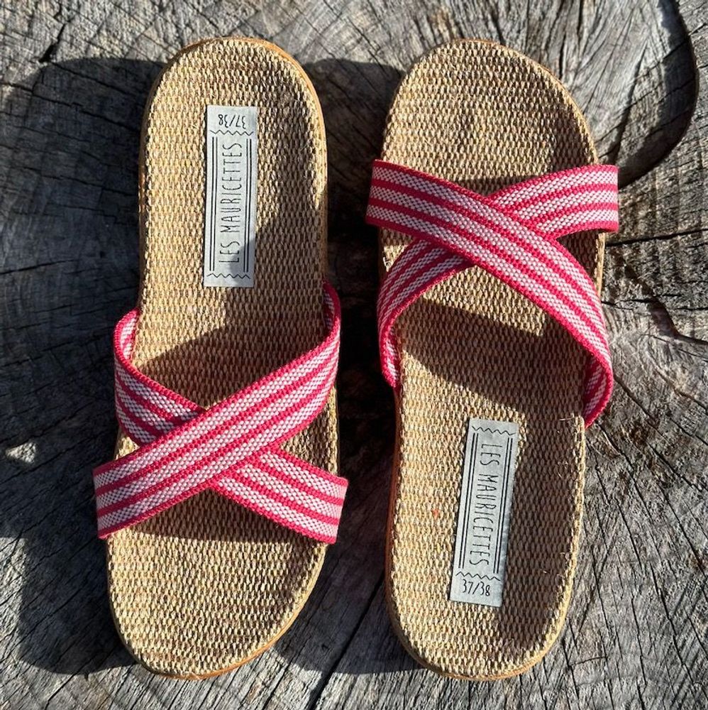 Homewear bien-être - Les Mauricettes de Capucine, claquettes femme croisées rose - LES MAURICETTES
