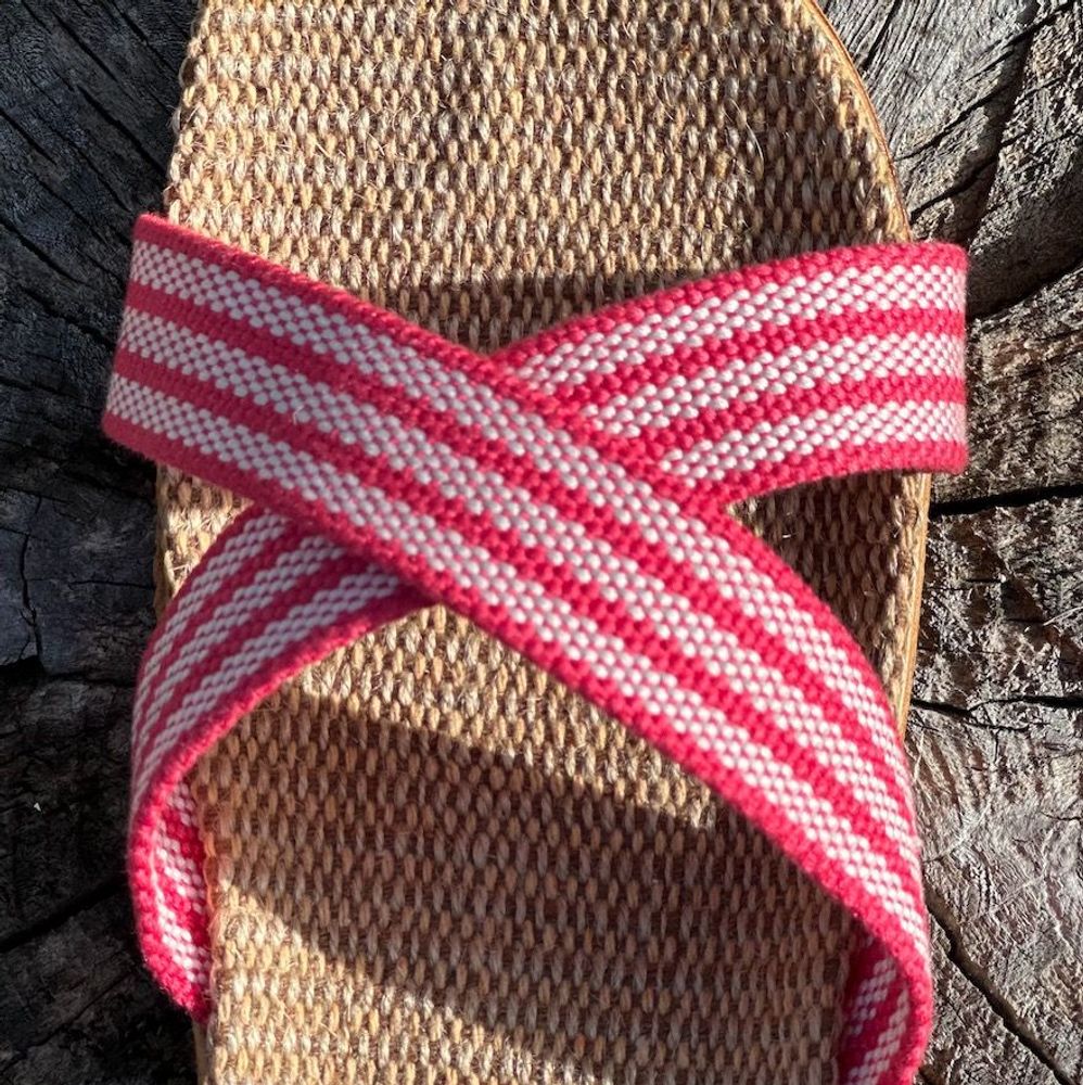 Homewear bien-être - Les Mauricettes de Capucine, claquettes femme croisées rose - LES MAURICETTES