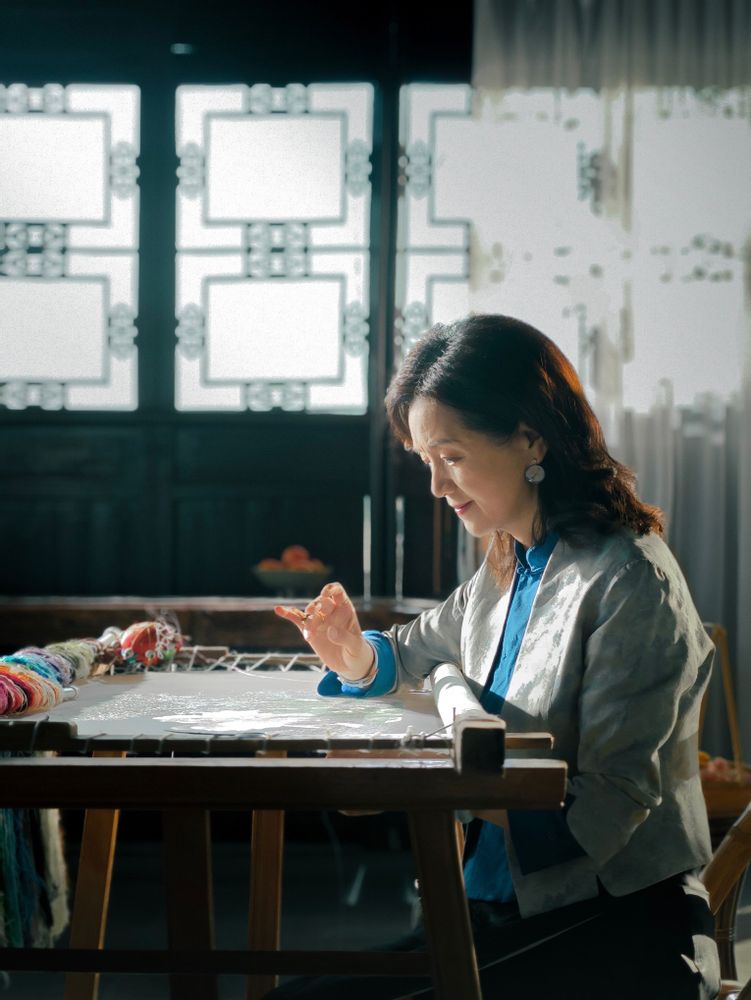 Decorative objects - <Good Things Come in Pairs> Decorative Ornament - YAO SILK (SUZHOU EMBROIDERY)