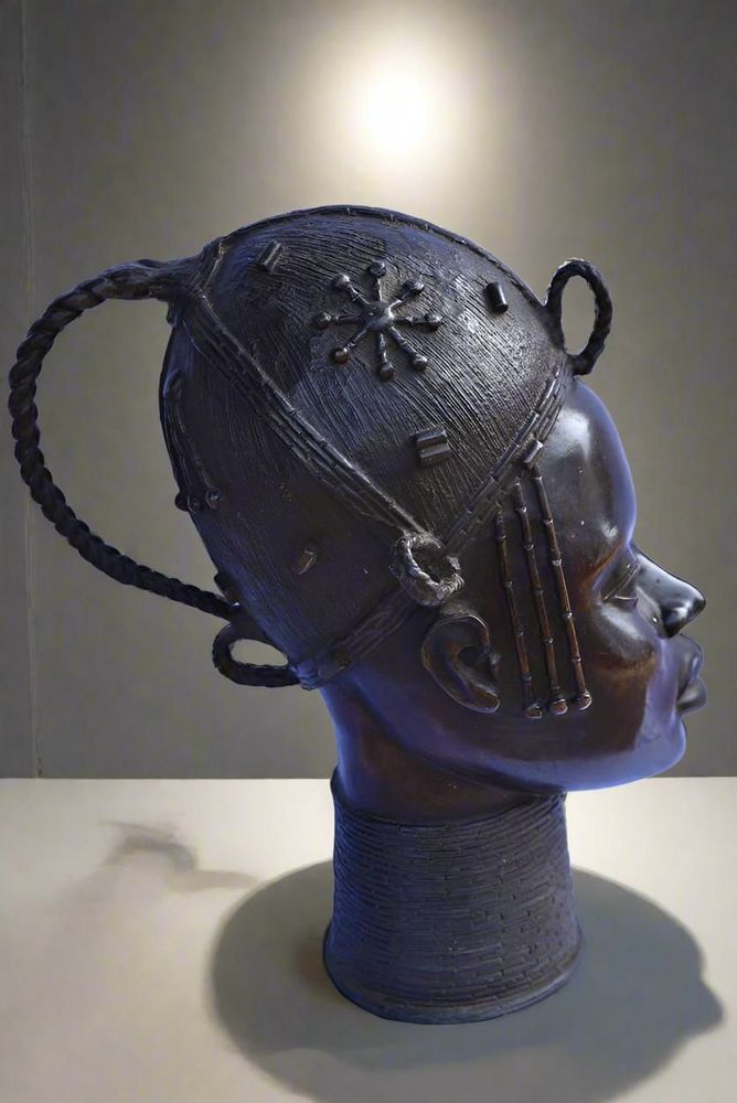 Sculptures, statuettes and miniatures - Bronze Queen Mother Head - Ife - Bini Edo - QUINTESSENCE AFRICAINE