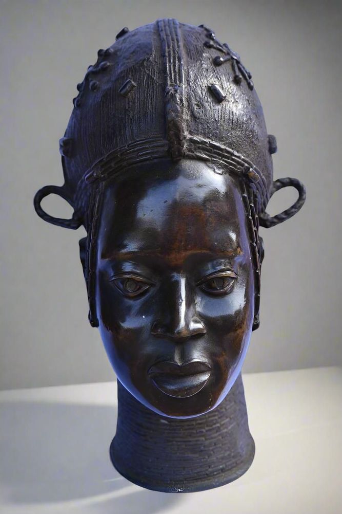 Sculptures, statuettes and miniatures - Bronze Queen Mother Head - Ife - Bini Edo - QUINTESSENCE AFRICAINE