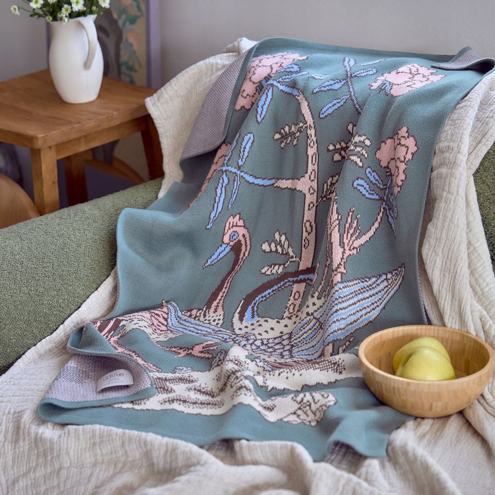 Throw blankets - Smile longevity symbol(Cranes) - BON`EE