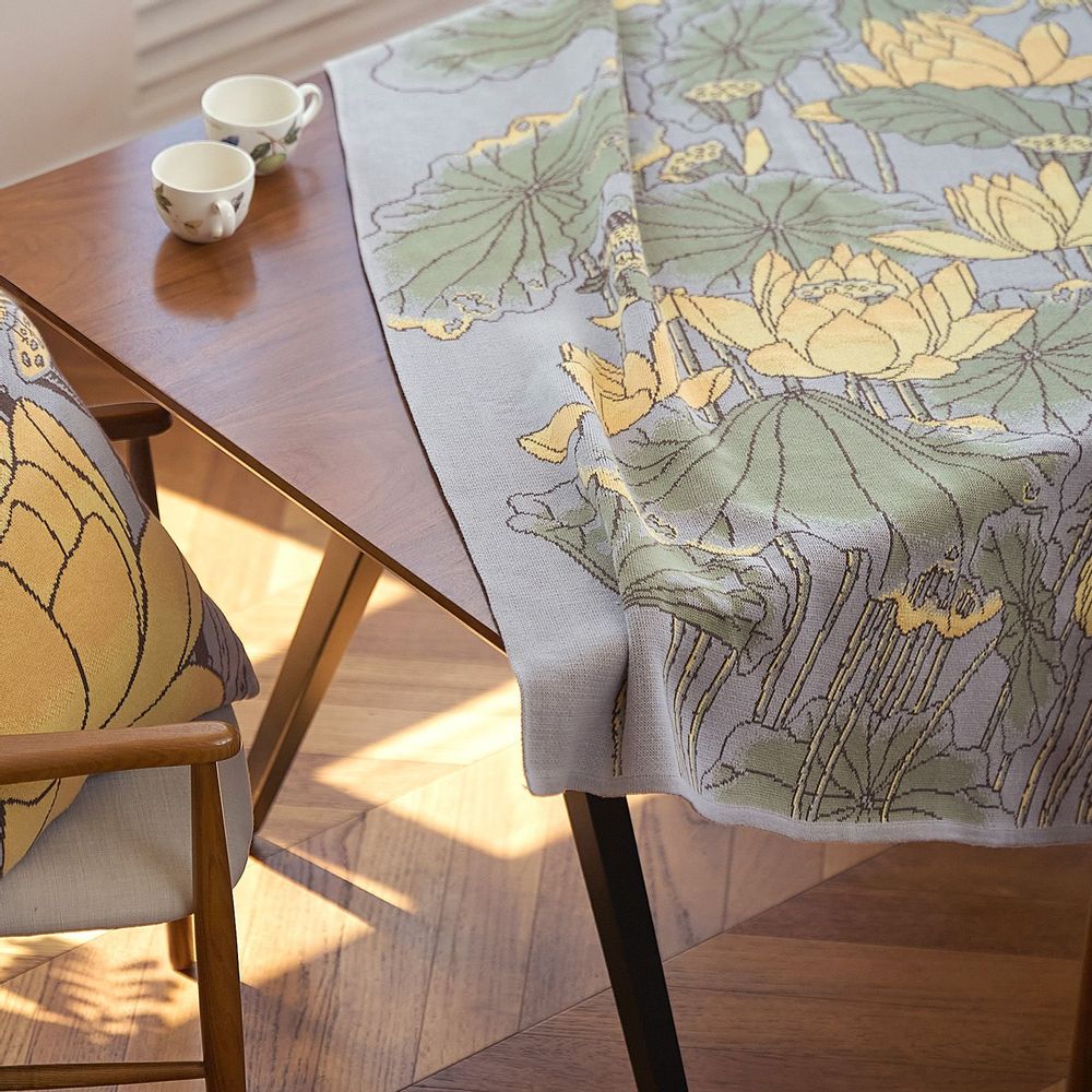 Throw blankets - Lotuses - BON`EE