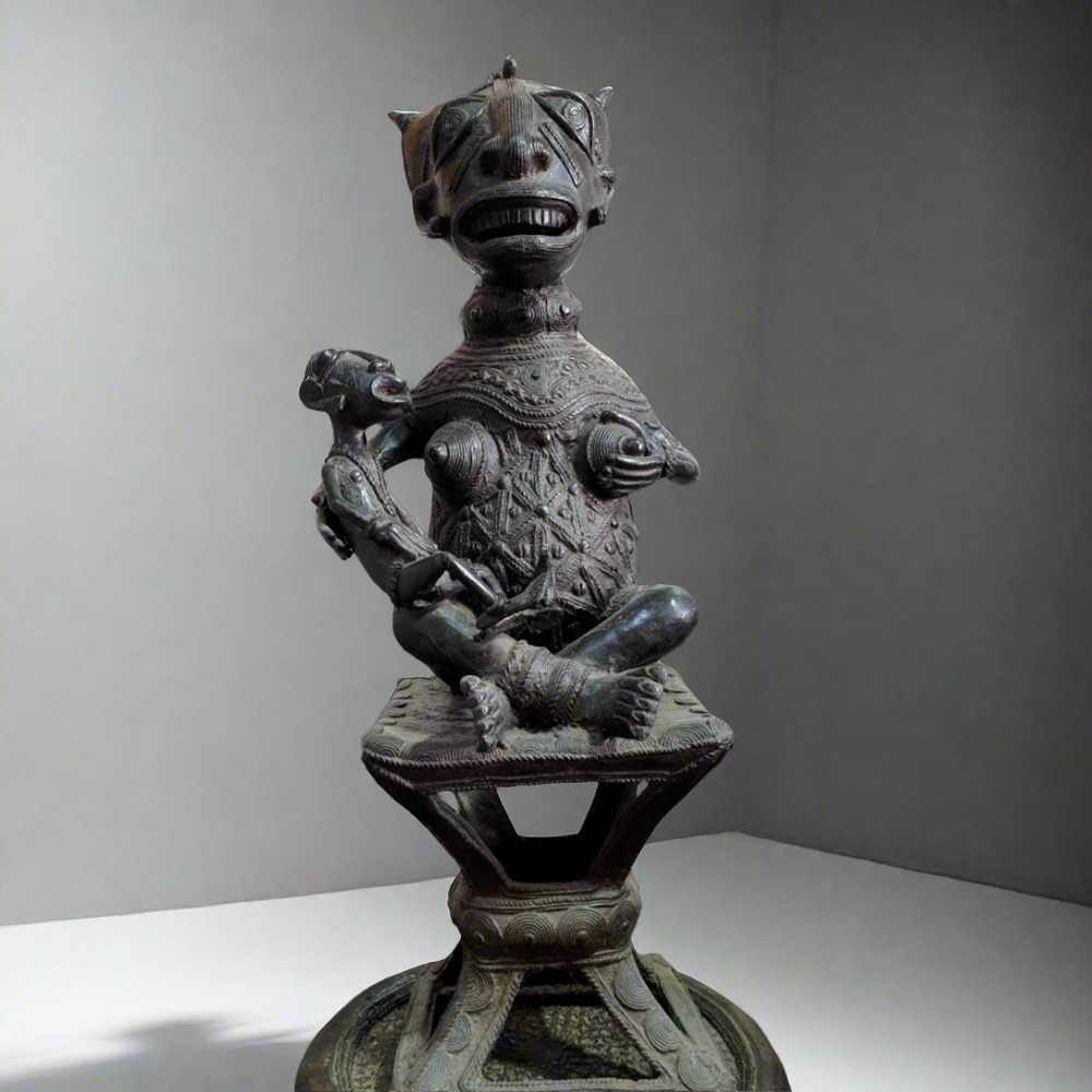 Sculptures, statuettes et miniatures - Maternite Tikar En Bronze Cameroun - QUINTESSENCE AFRICAINE