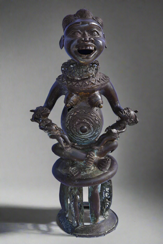 Sculptures, statuettes et miniatures - Maternité en bronze - Art Tikar du Cameroun - QUINTESSENCE AFRICAINE