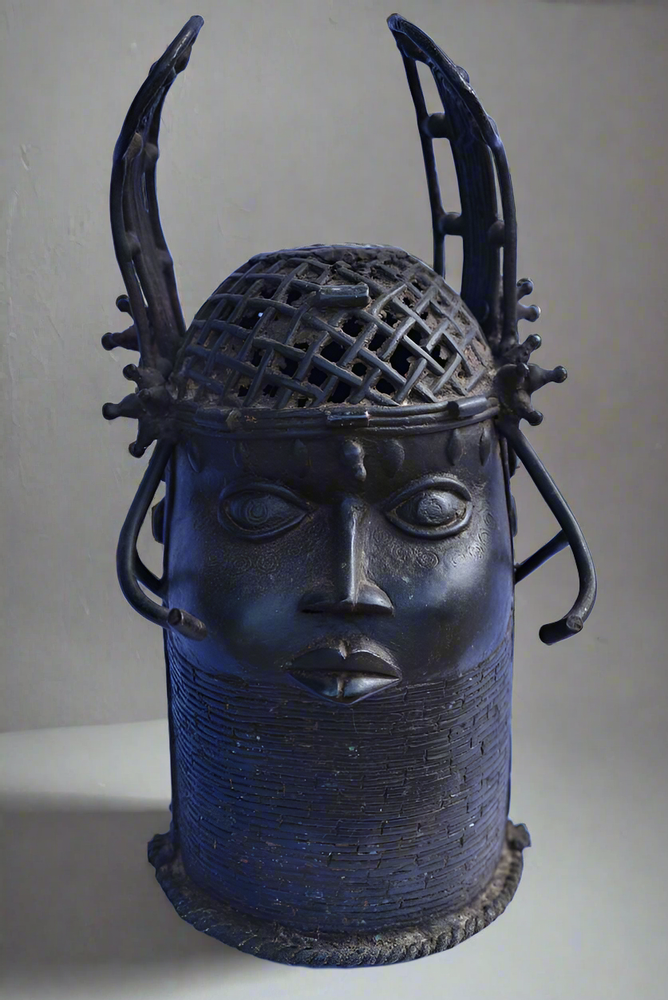Sculptures, statuettes and miniatures - Oba Commemorative Head With Wings In Bronze - Ife - Bini Edo - QUINTESSENCE AFRICAINE