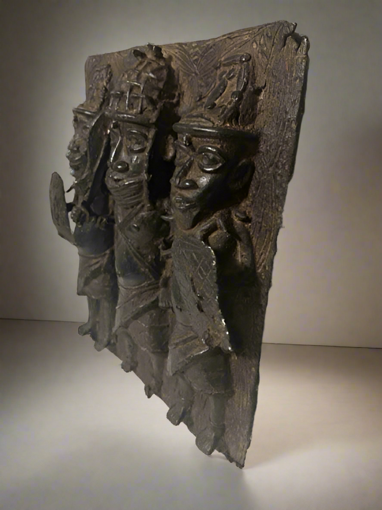 Sculptures, statuettes et miniatures - Plaque de palais en bronze - QUINTESSENCE AFRICAINE
