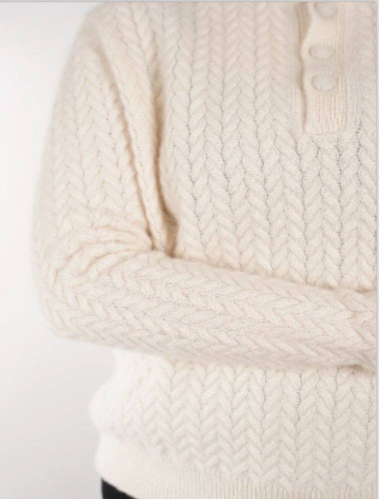 Throw blankets - Cashmere accessories. Home. Knitwear - WEAVES & BLENDS
