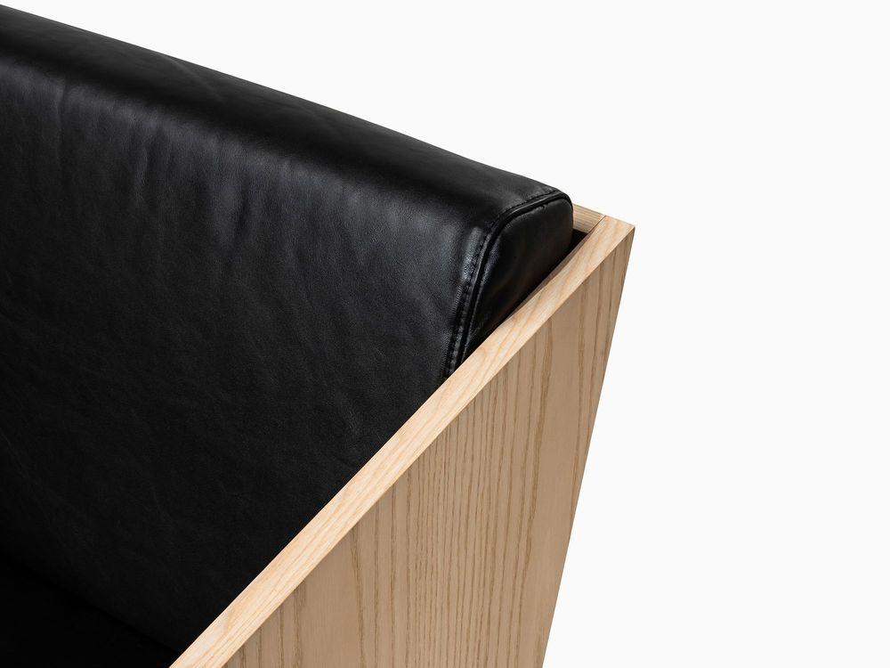 Assises pour bureau - Armchair in Oak Wood and Natural Leather - Álvaro Siza Vieira - MOR
