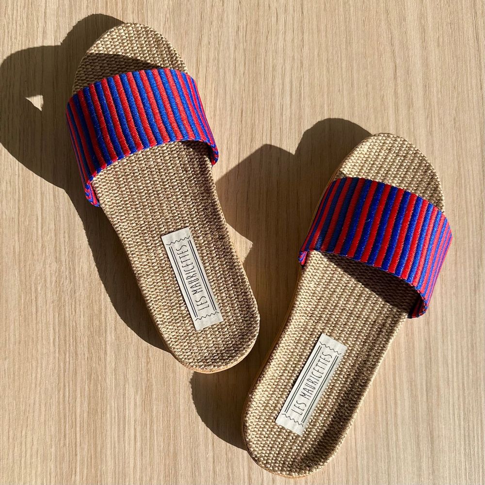 Homewear bien-être - LES MAURICETTES de Guillemette, sandales rayées fuchsia ultra légères - LES MAURICETTES