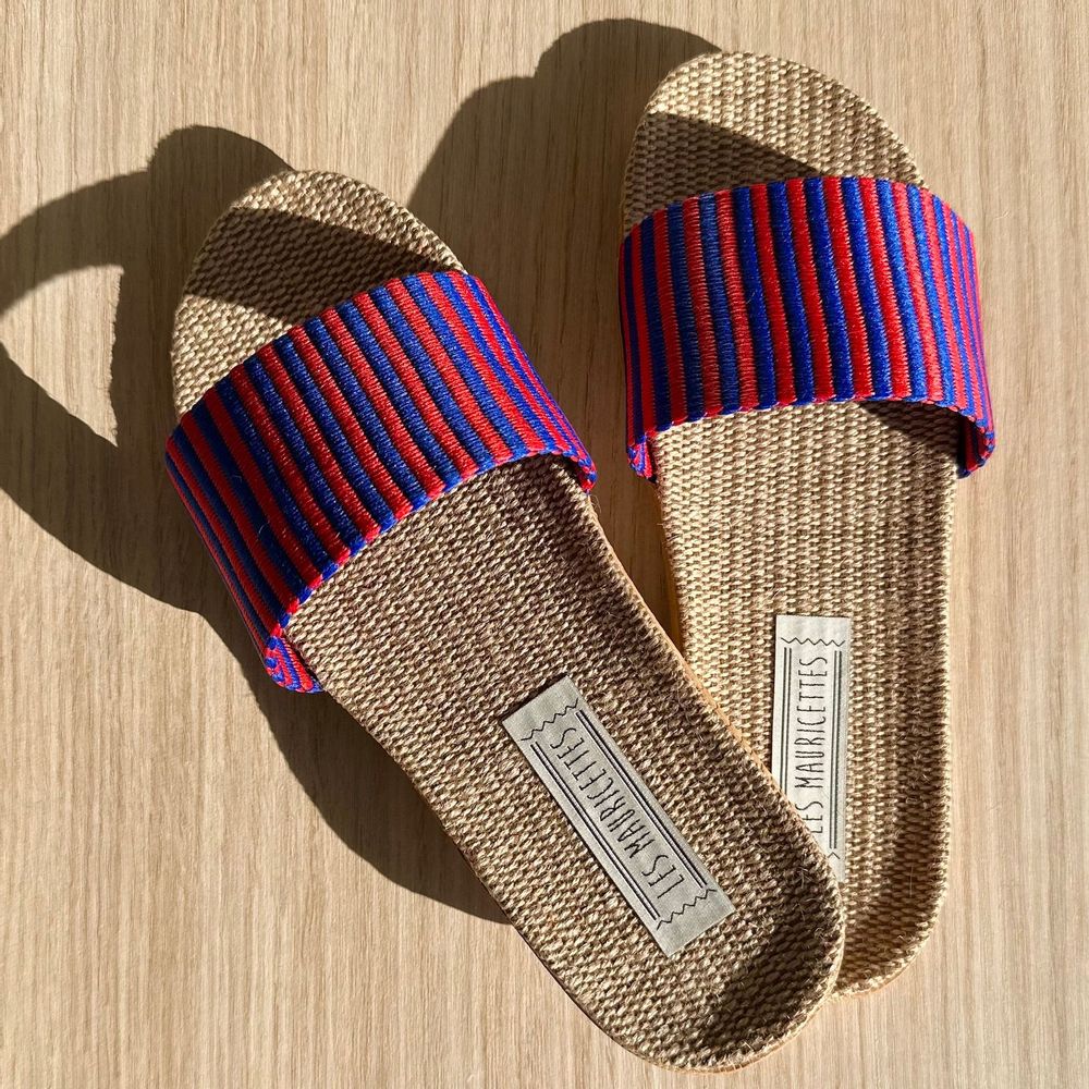 Homewear bien-être - LES MAURICETTES de Guillemette, sandales rayées fuchsia ultra légères - LES MAURICETTES
