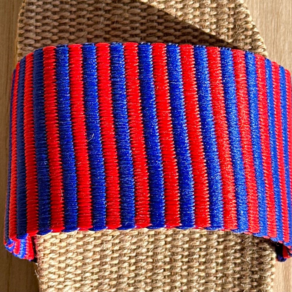 Homewear bien-être - LES MAURICETTES de Guillemette, sandales rayées fuchsia ultra légères - LES MAURICETTES