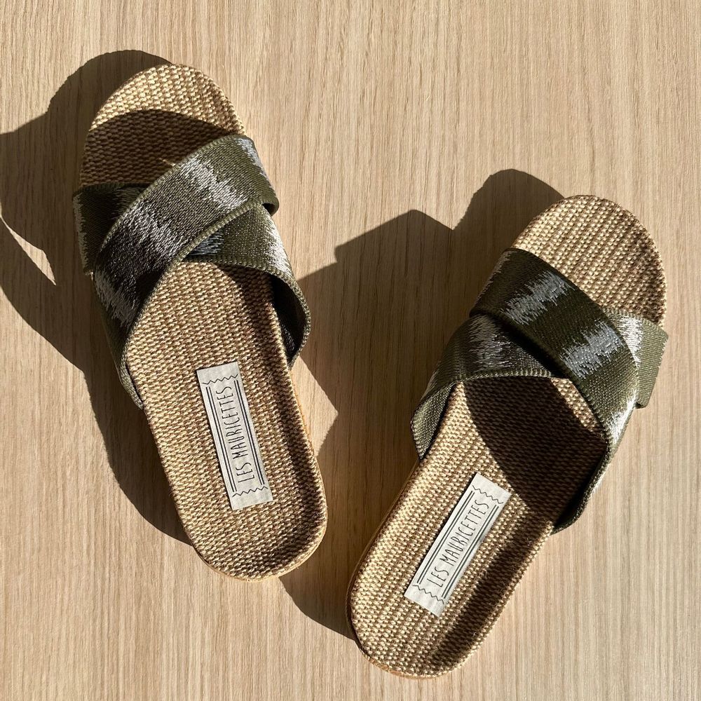 Loungewear - LES MAURICETTES d'Antonine, claquettes légères kaki - LES MAURICETTES