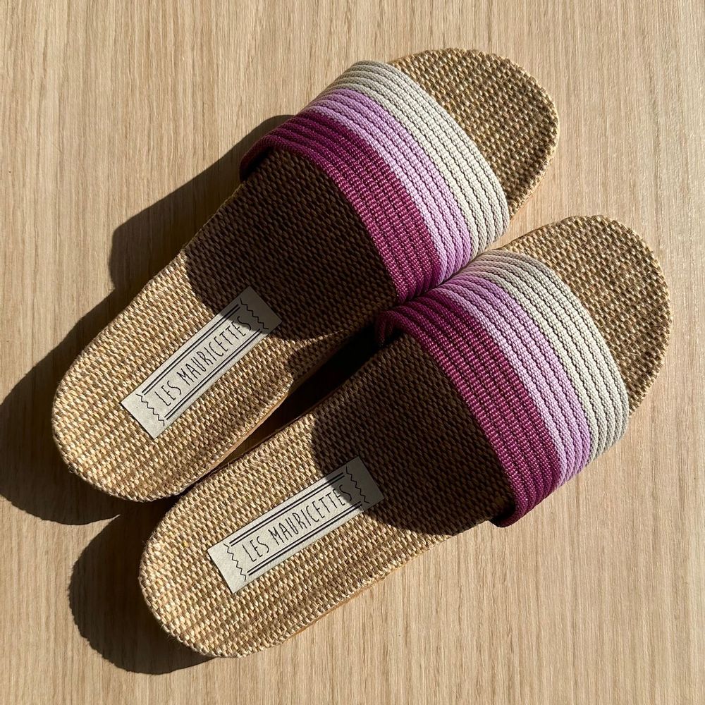 Homewear bien-être - LES MAURICETTES de Liselotte, claquettes bandeau coloris Lila - LES MAURICETTES