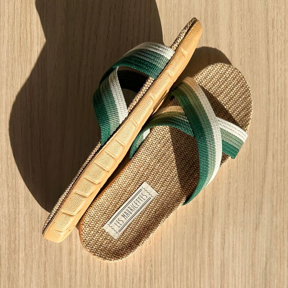 Homewear bien-être - LES MAURICETTES d'Alphonsine, claquettes croisées vertes - LES MAURICETTES