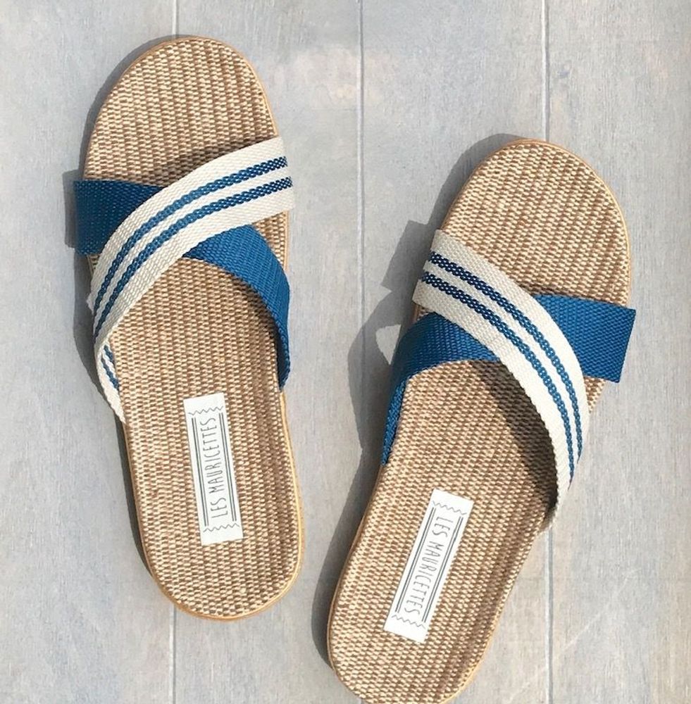 Homewear bien-être - LES MAURICETTES de Marion, claquettes croisées bleu canard - LES MAURICETTES