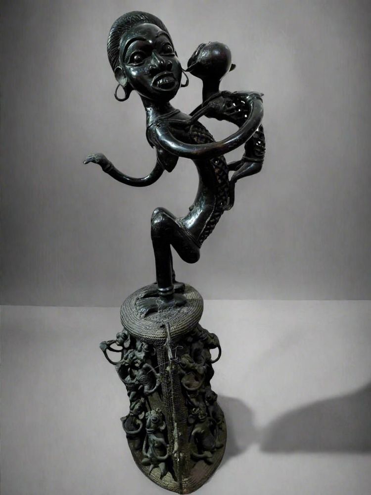 Sculptures, statuettes et miniatures - Maternite Tikar en Bronze, Cameroun - QUINTESSENCE AFRICAINE