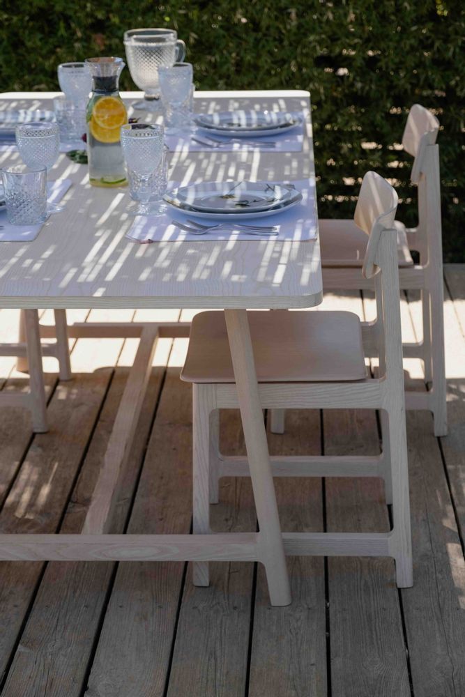 Dining Tables - Minimalist Frame Table for Timeless Gatherings - OAK - MOR