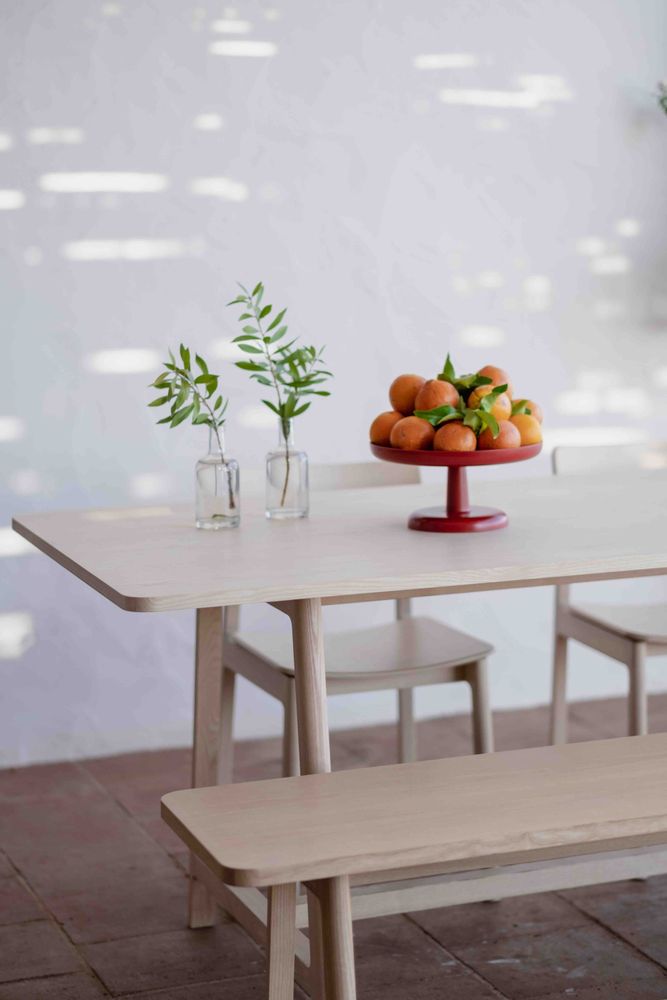 Dining Tables - Minimalist Frame Table for Timeless Gatherings - OAK - MOR