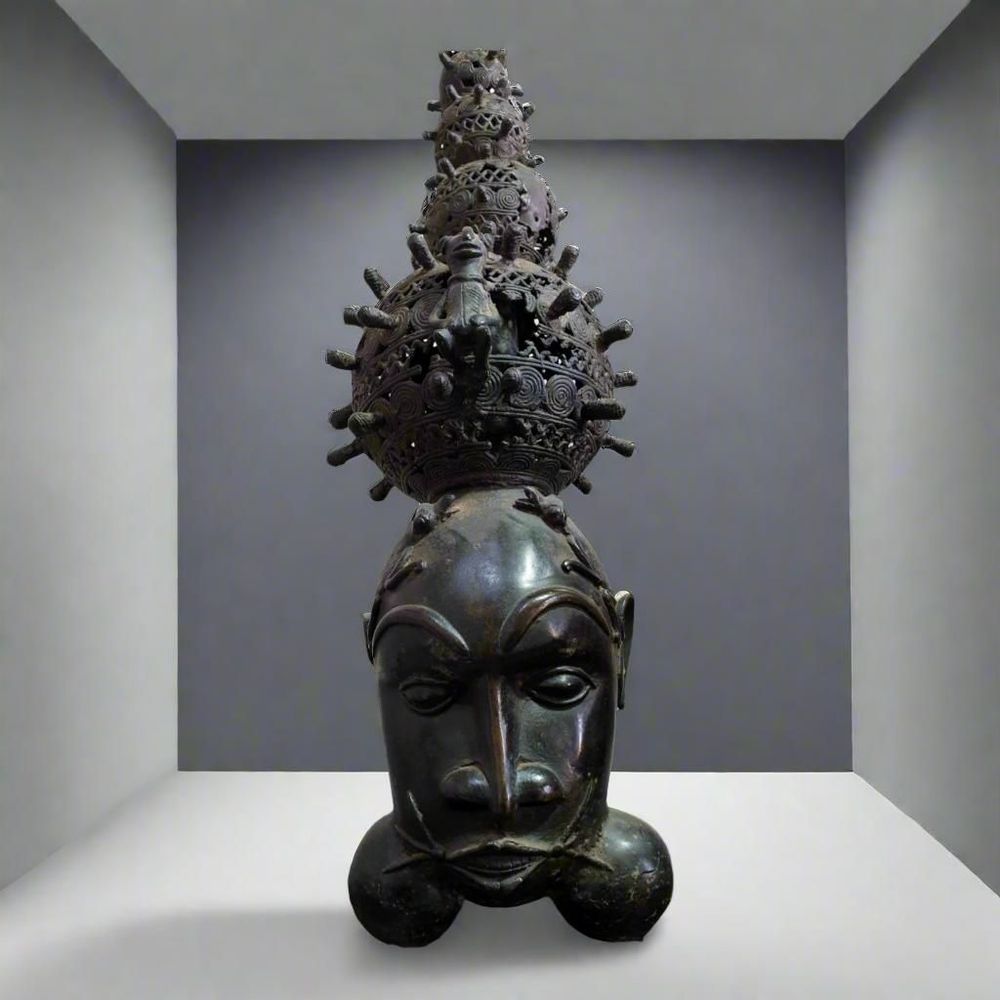 Sculptures, statuettes et miniatures - Pipe Forme Chevalier En Bronze - QUINTESSENCE AFRICAINE