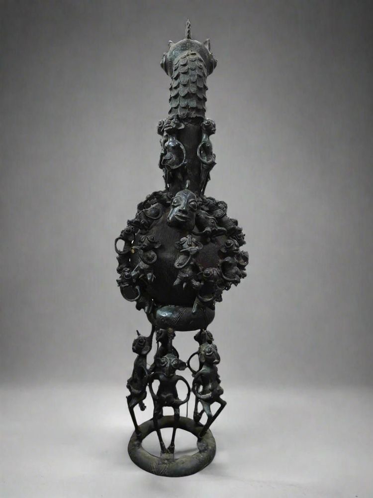 Sculptures, statuettes et miniatures - Grand aquamanile royal Bamoun en bronze, Cameroun - QUINTESSENCE AFRICAINE