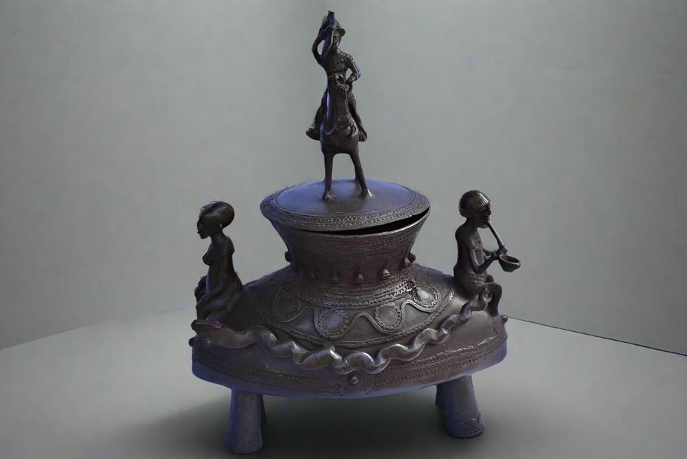 Sculptures, statuettes and miniatures - Cavalier Dogon Bronze Ointment Jar - QUINTESSENCE AFRICAINE