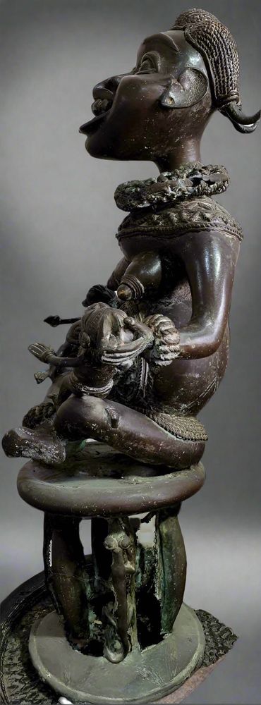 Sculptures, statuettes et miniatures - Maternité en bronze - Art Tikar du Cameroun - QUINTESSENCE AFRICAINE