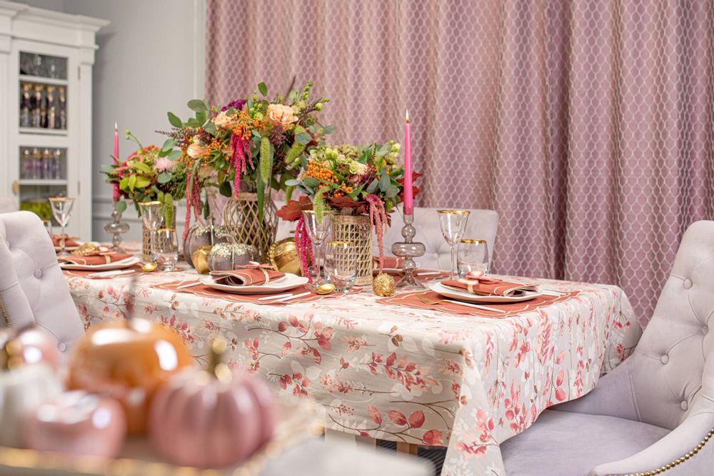 Table cloths - Tablecloth Wild Rose round - ⌀ 210 cm - ROSEBERRY HOME
